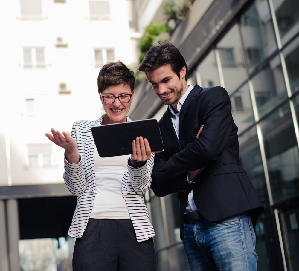 employees using Team on the run Guest access feature to invite external users to the organization account.